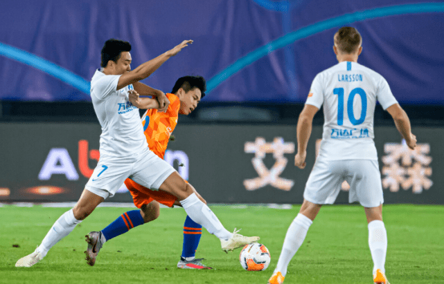  波鸿老将经验发挥关键作用，保级关键战稳住阵脚  